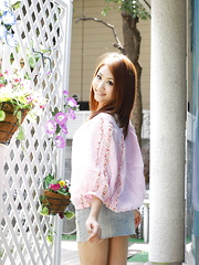 Sexy teen Iori Mizuki gets a hot photo shoot