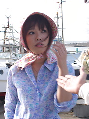 Cute girl gets seduced and stimulated by lad