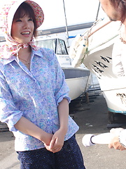 Cute girl gets seduced and stimulated by lad