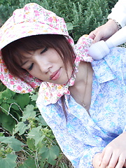 Cute girl gets seduced and stimulated by lad