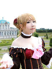 Saku Asian is amazingly beautiful lady in traditional dress