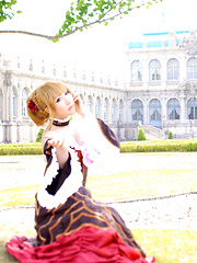 Saku Asian is amazingly beautiful lady in traditional dress