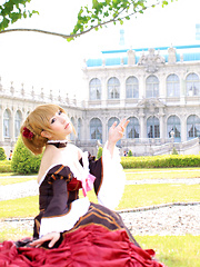 Saku Asian is amazingly beautiful lady in traditional dress